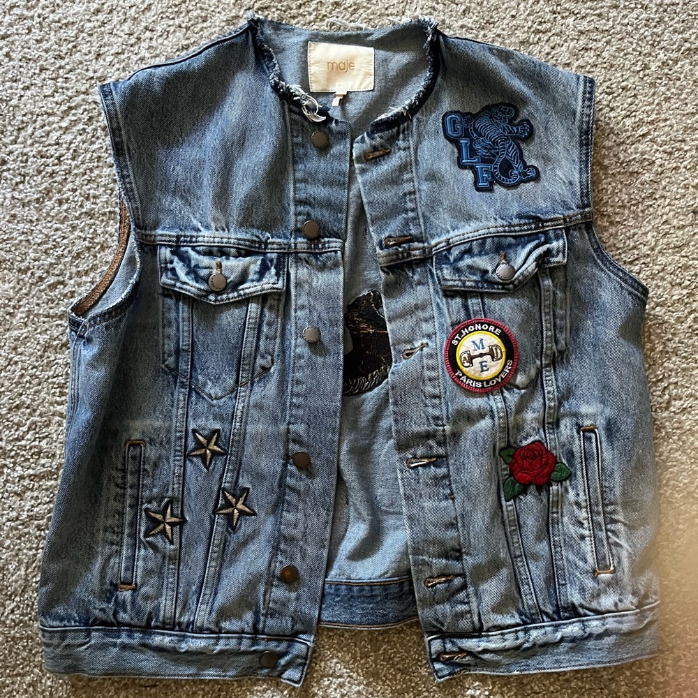 Maje collarless Basta denim vest in fun patches one size